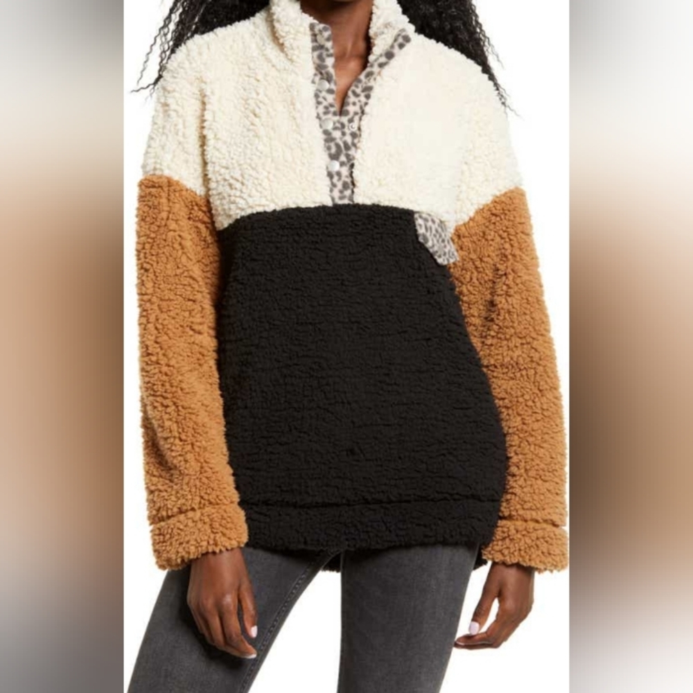 Thread & Supply Wubby Colorblock Fleece Pullover